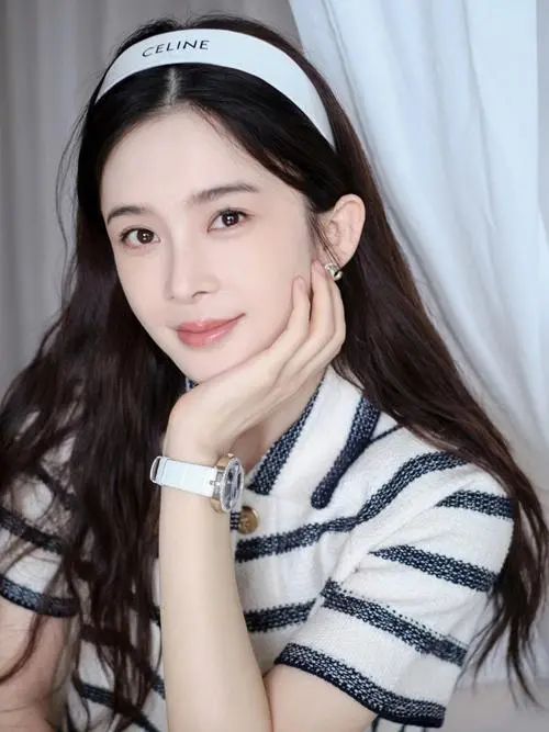 配资企业排名前十 赵樱子直播曝顶流表白短信，不点名爆料让男星纷纷躺枪